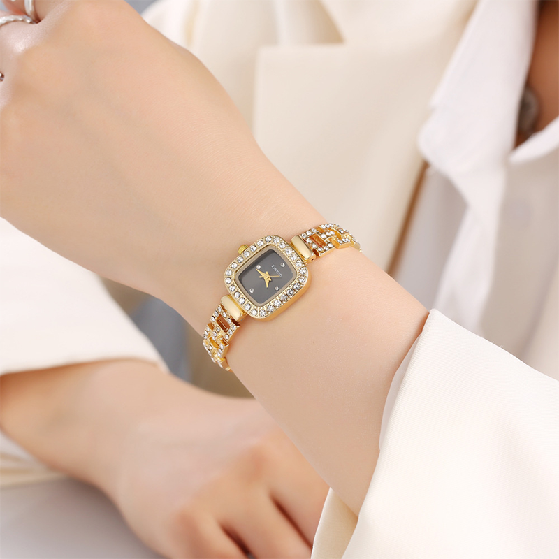 ⏳ 50% off⏰Women Drawstring Bracelet Watch Square Quartz⌚🌸