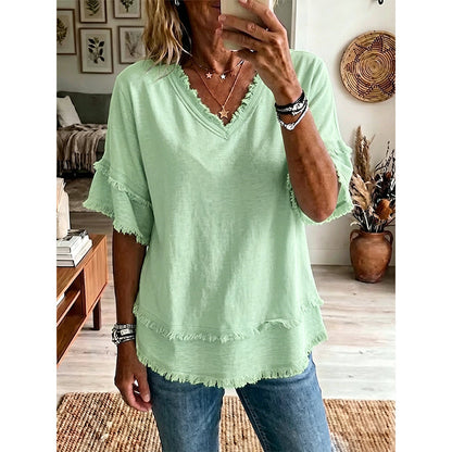 👚✨ Stylish V-neck top – breathable, loose fit, perfect for casual summer days!